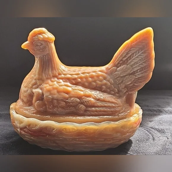 Hen On Nest Slag Glass Glow - Picture 3 of 12